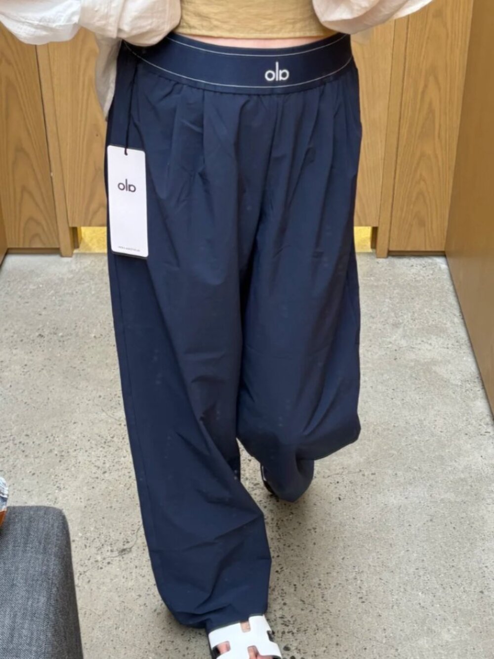 🥨ALO Yoga Suit Up Trouser Navy Blue (Regular)💮Versatile wide-leg pants
